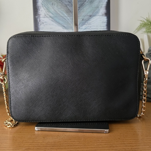 Michael Kors Large Jet Set Black Saffiano Leather Crossbody EUC - Picture 2 of 13